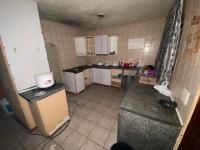 Kitchen - 11 square meters of property in Turffontein