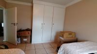 Bed Room 1 - 18 square meters of property in Hartenbos