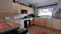 Kitchen - 13 square meters of property in Hartenbos