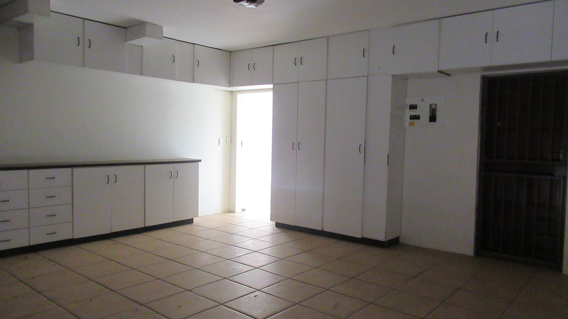 Garage - 36 square meters of property in Noordheuwel
