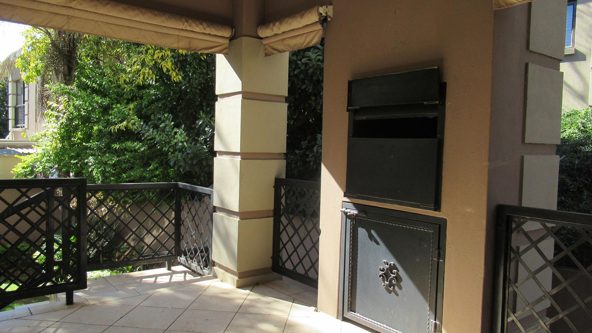 Patio - 23 square meters of property in Noordheuwel