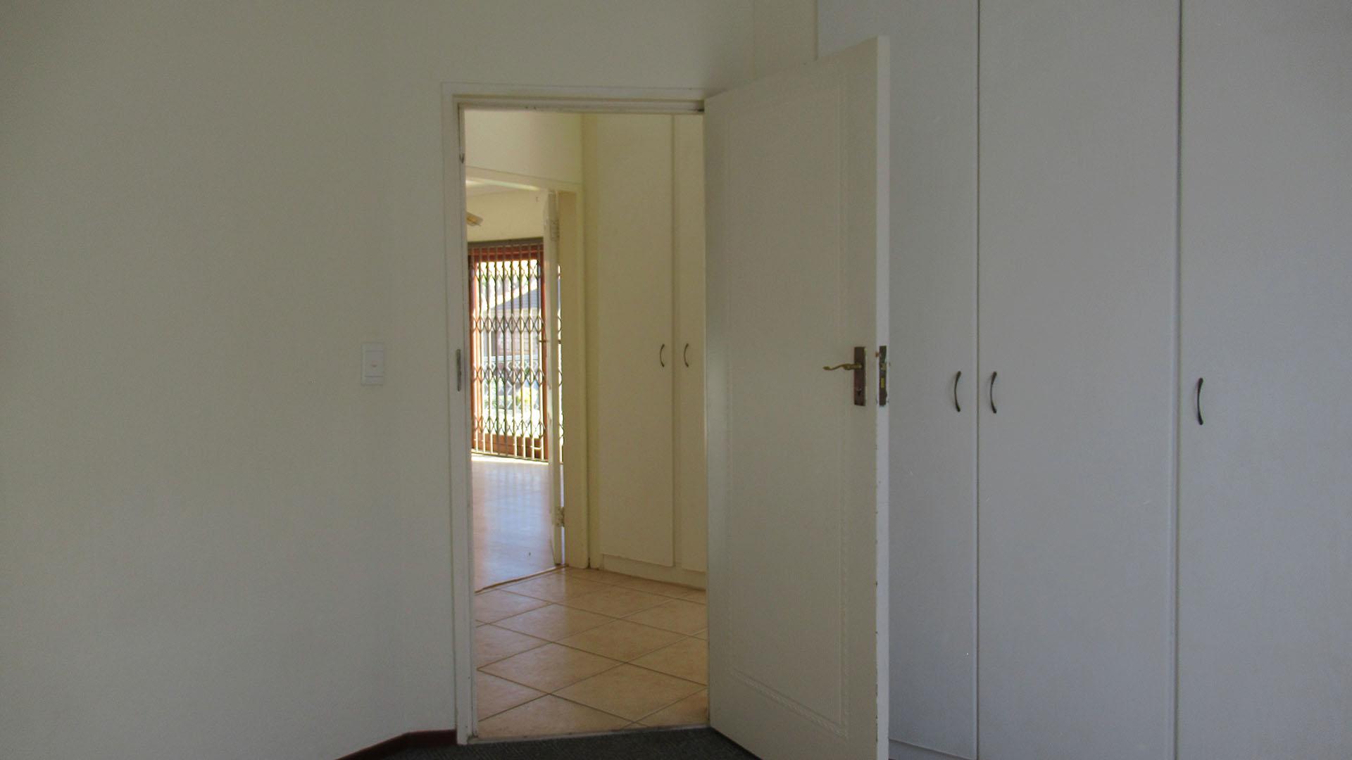 Bed Room 3 - 11 square meters of property in Noordheuwel