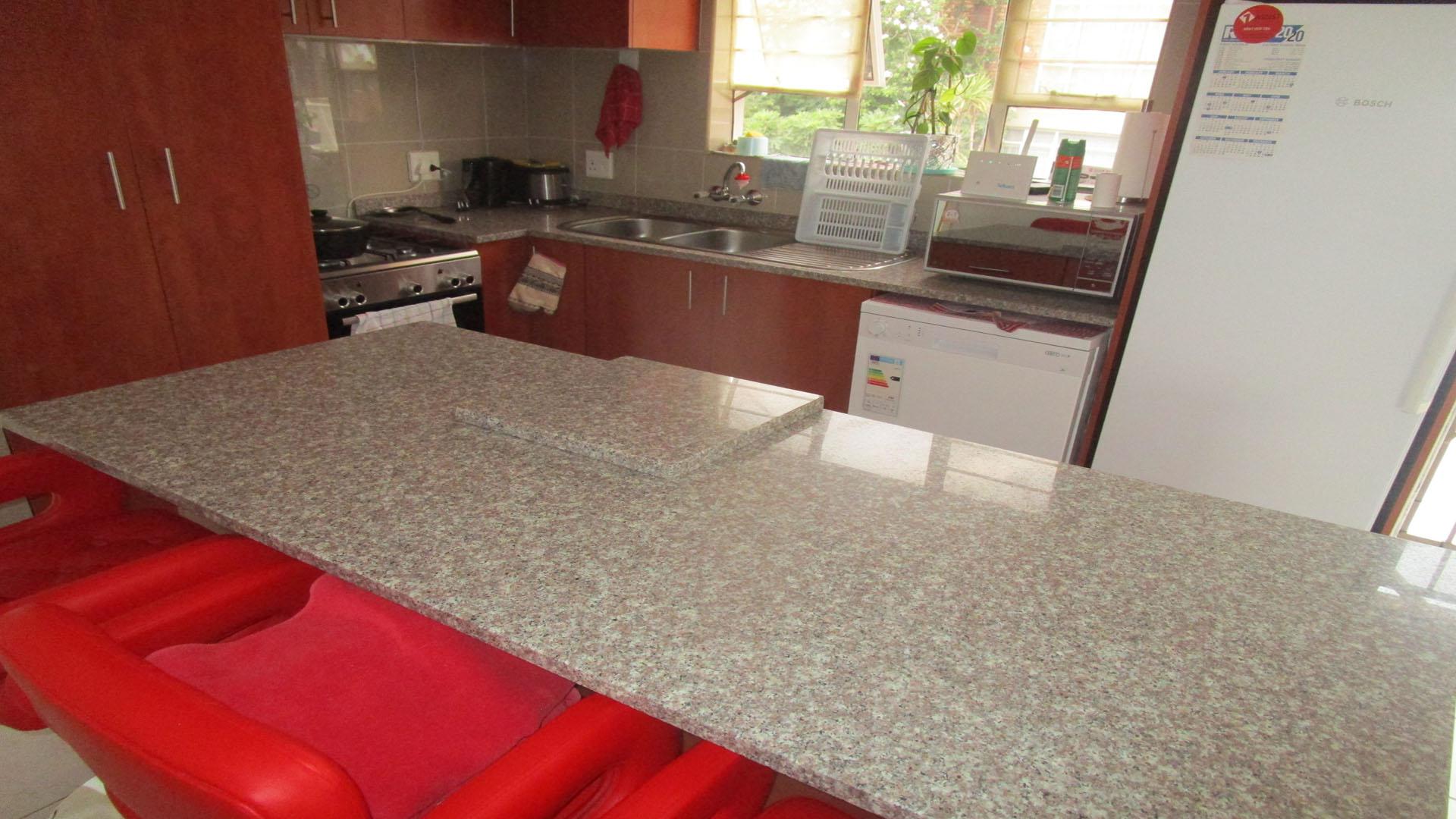 Kitchen - 8 square meters of property in New Redruth