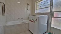 Main Bathroom - 7 square meters of property in New Redruth