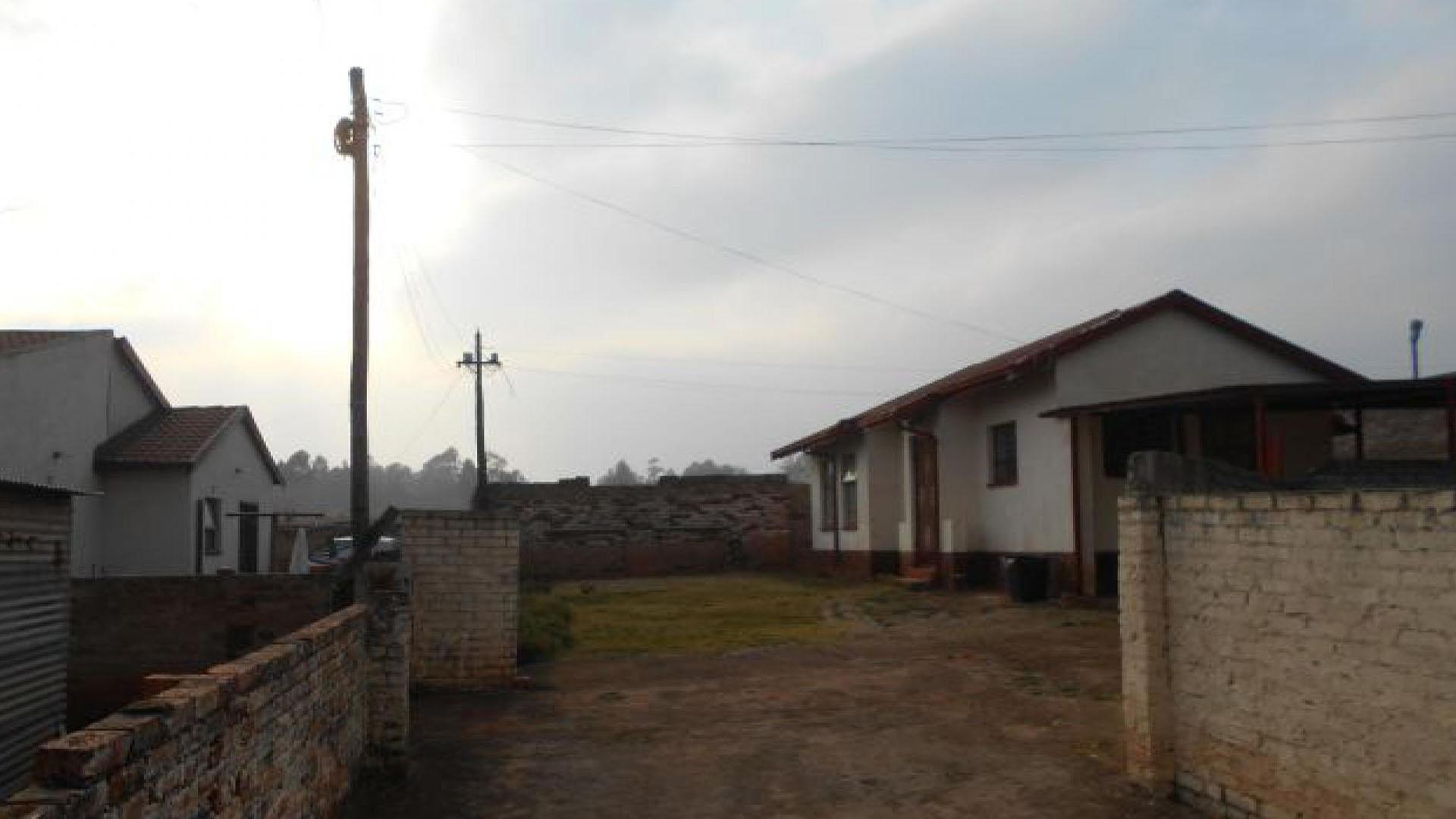 Front View of property in Zakariyya Park