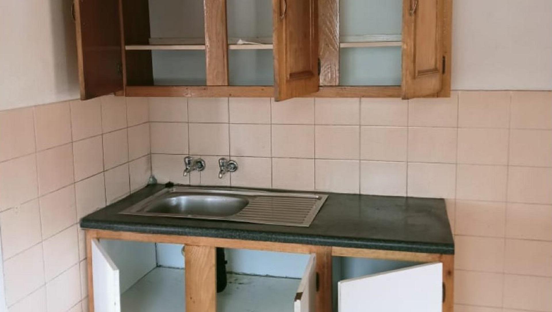 Kitchen of property in Zakariyya Park