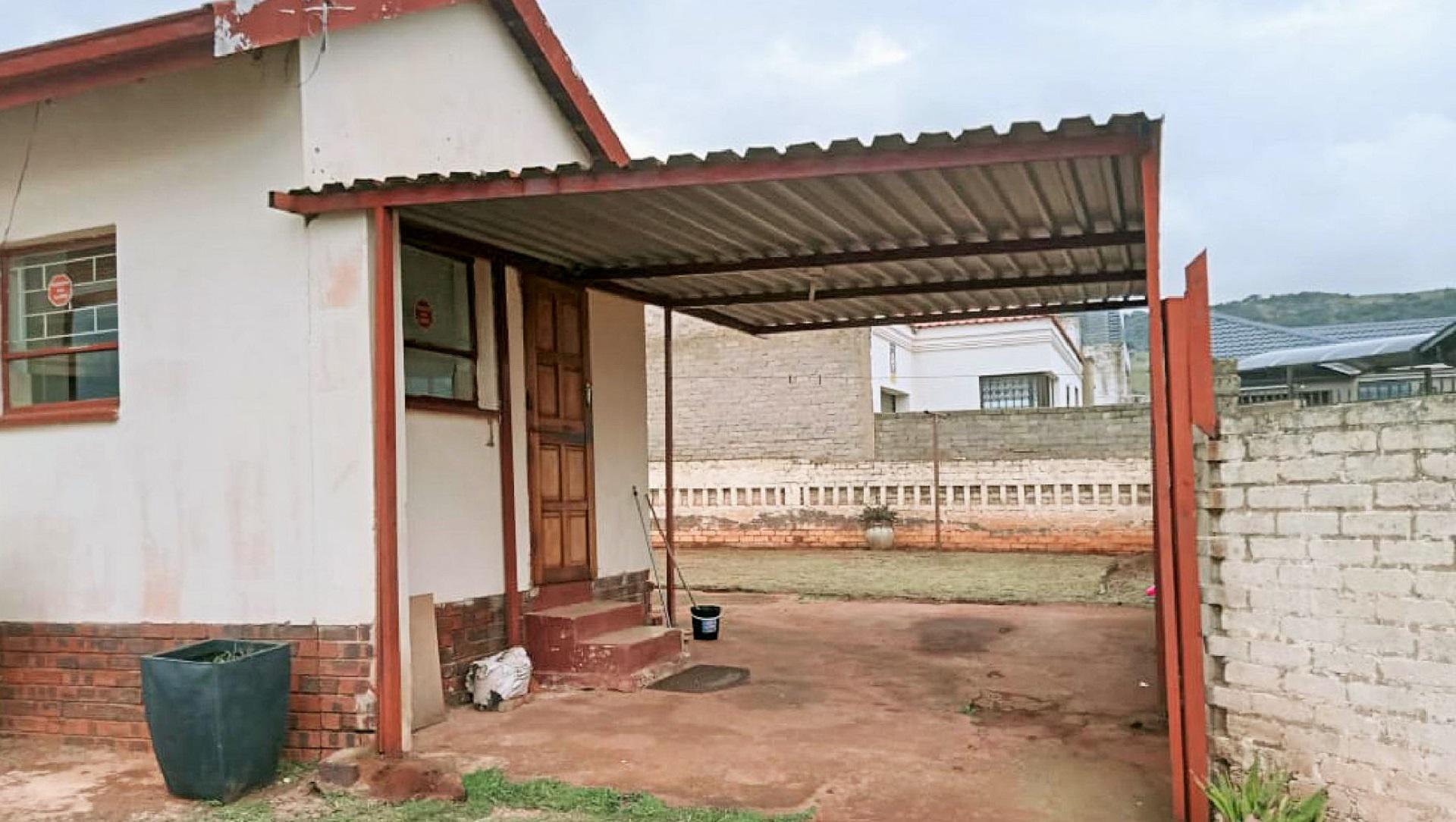 Spaces of property in Zakariyya Park