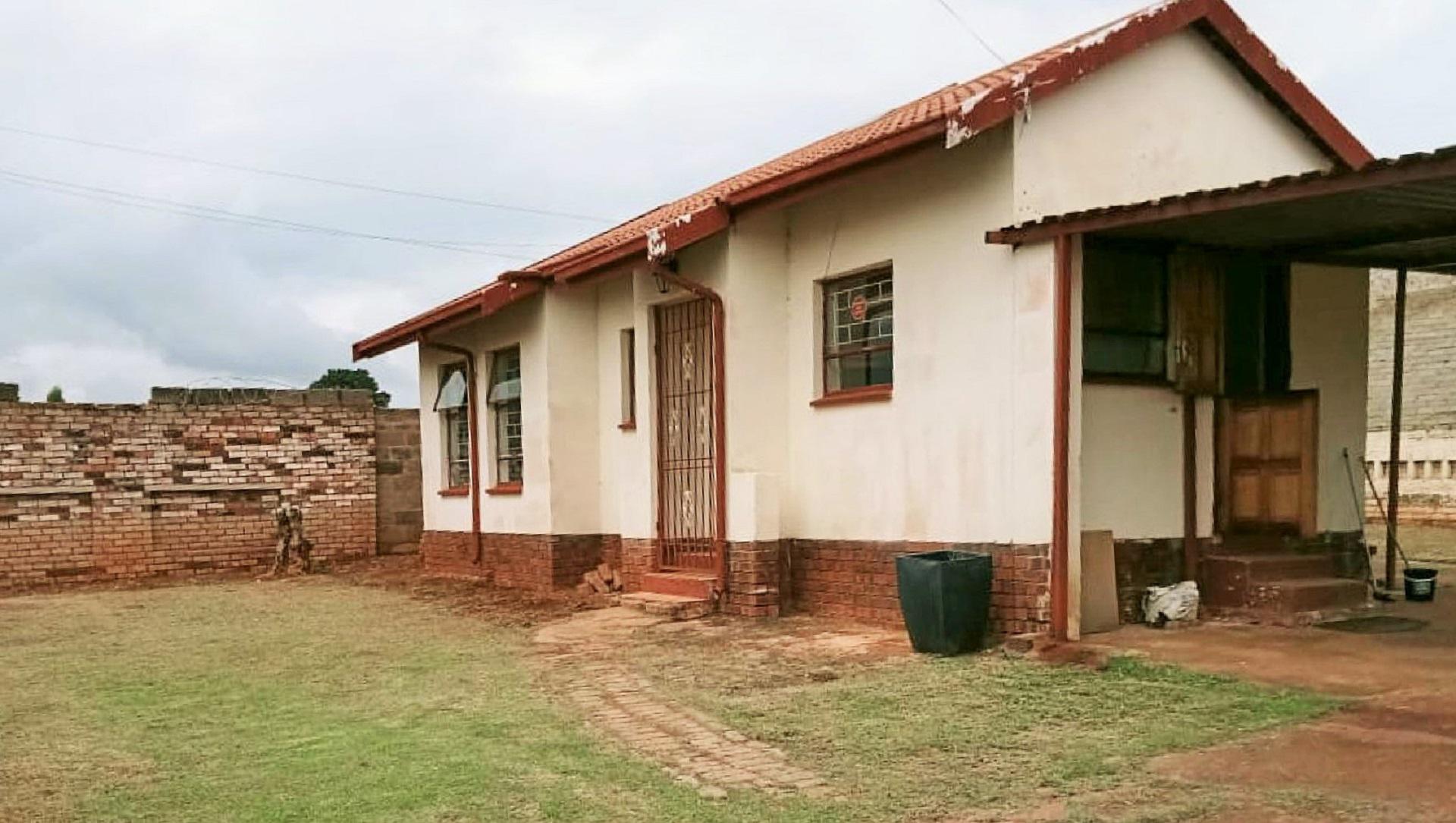 Front View of property in Zakariyya Park