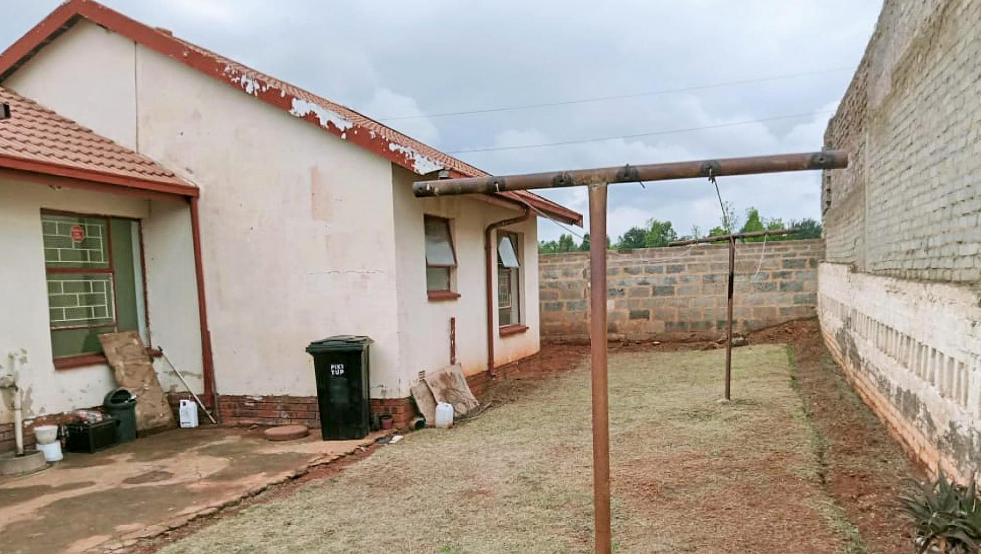 Backyard of property in Zakariyya Park