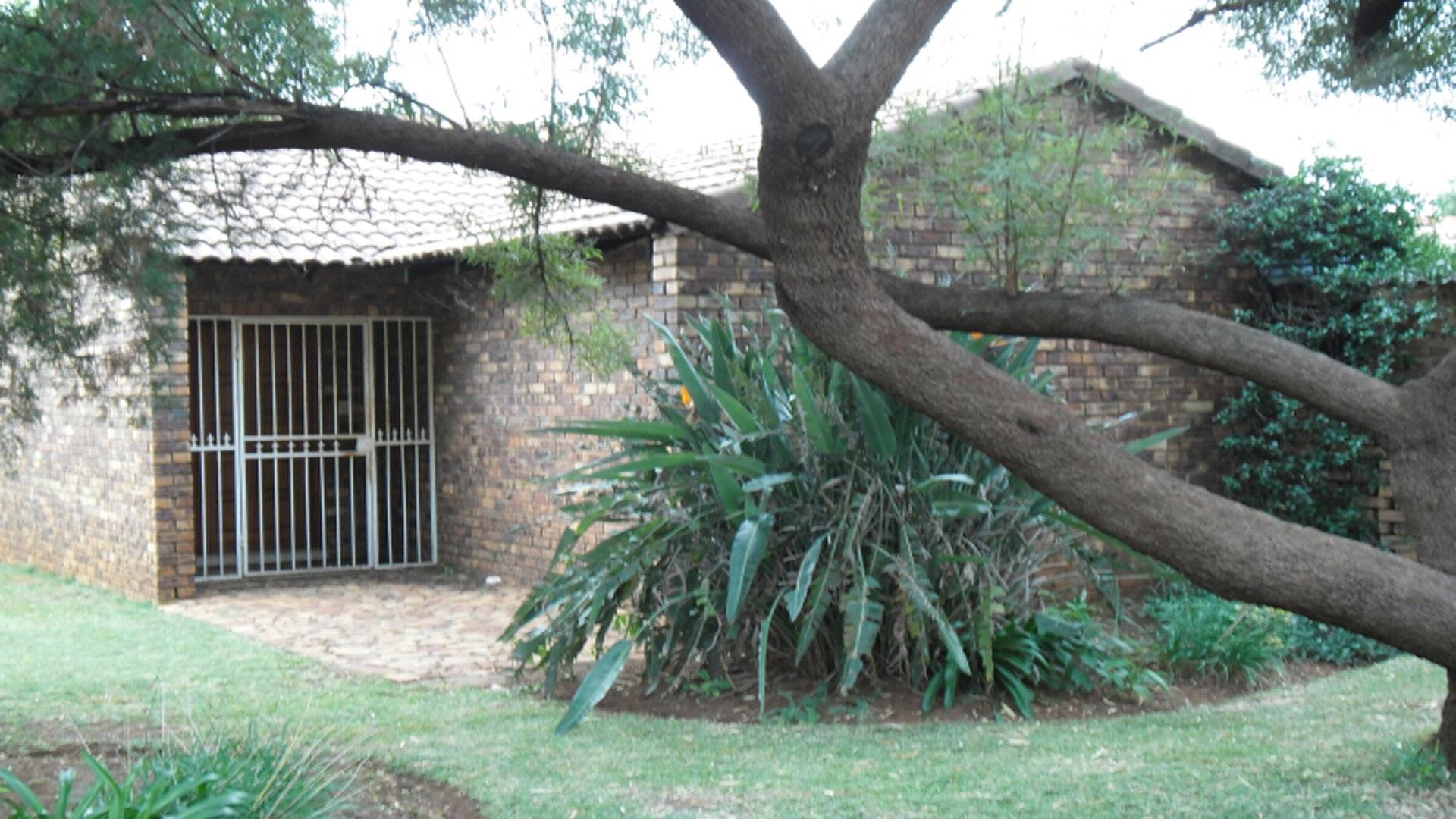 Front View of property in Karenpark