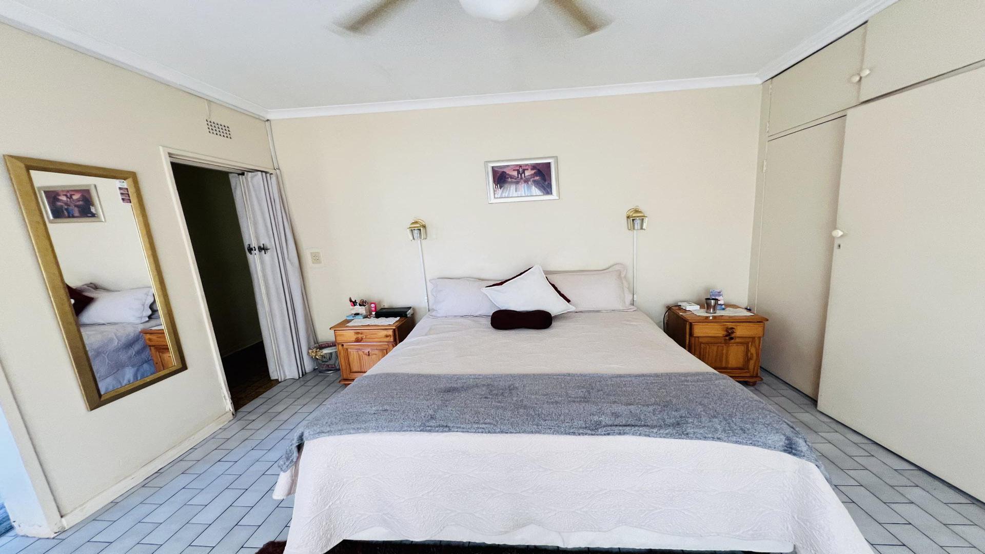 Bed Room 3 of property in Brackendowns