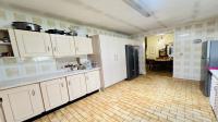 Kitchen of property in Brackendowns