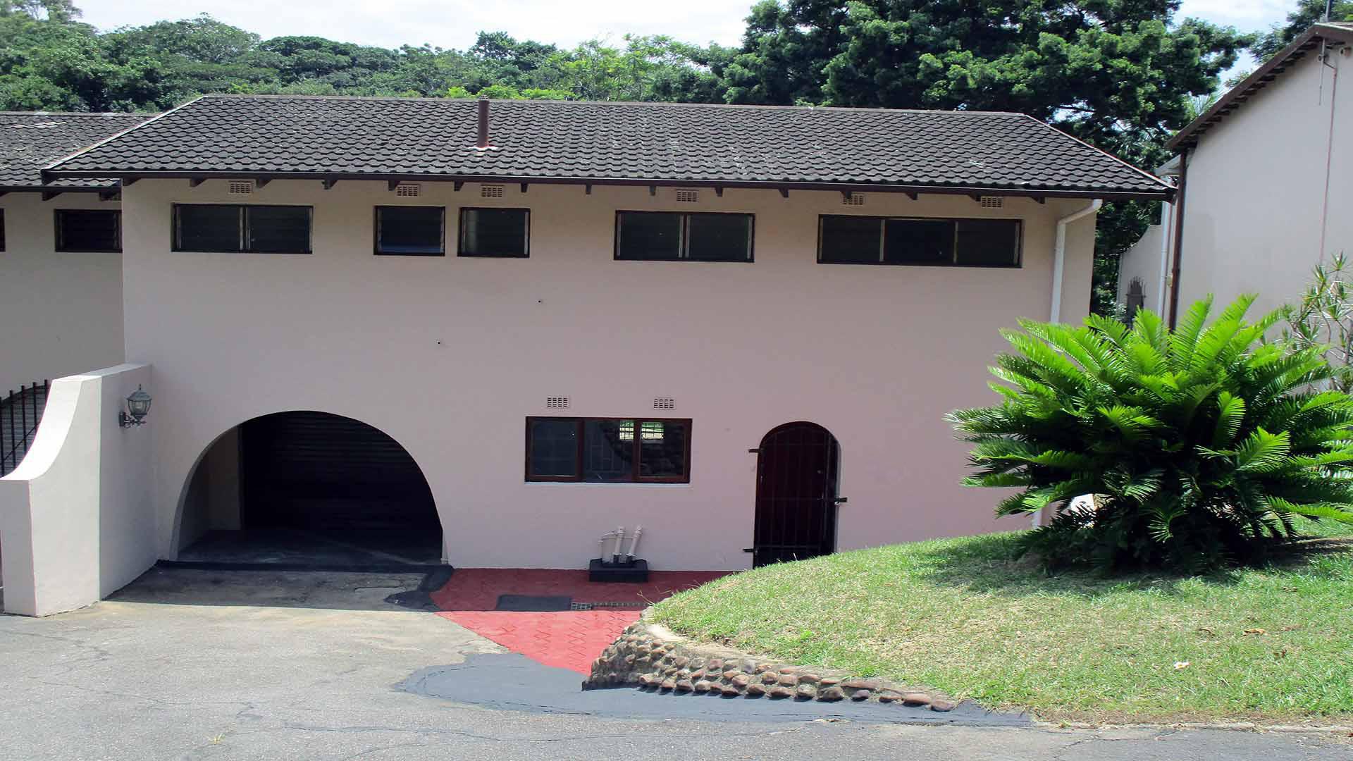 Front View of property in Amanzimtoti 