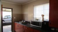Kitchen - 9 square meters of property in Olievenhoutbos
