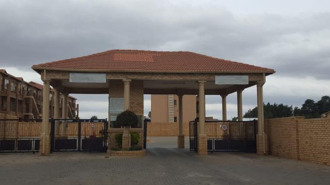 2 Bedroom Sectional Title for Sale For Sale in Randfontein - Private Sale - MR358280