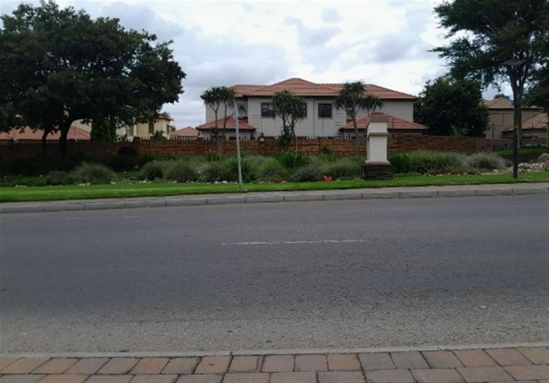Front View of property in Kosmosdal
