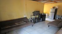 Lounges - 21 square meters of property in Roodekop