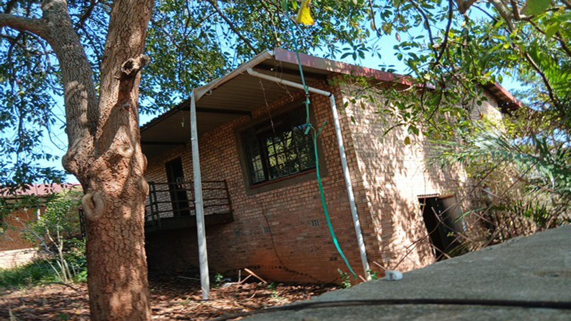 Front View of property in Kingsview