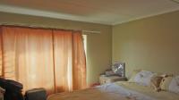 Main Bedroom - 13 square meters of property in Greenhills