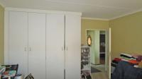 Main Bedroom - 13 square meters of property in Greenhills