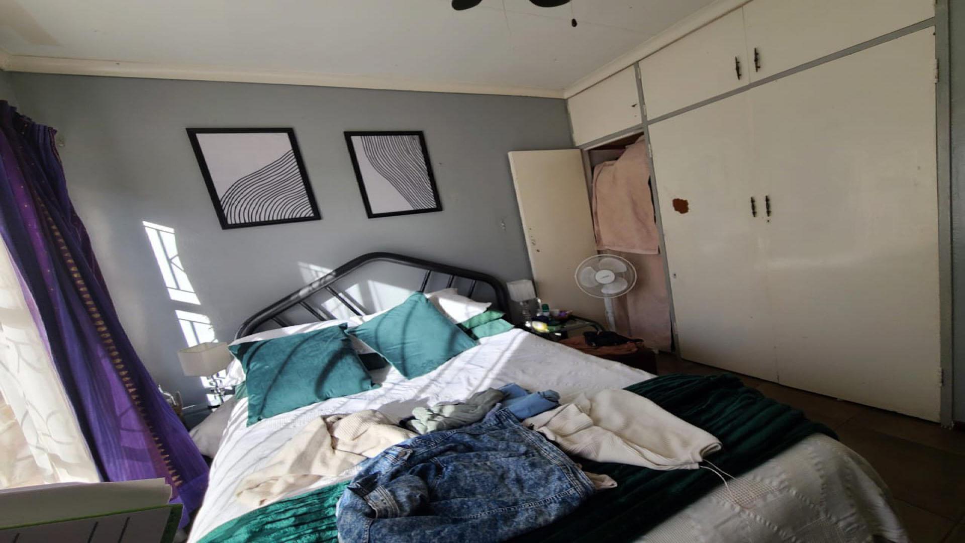 Bed Room 2 of property in Emalahleni (Witbank) 