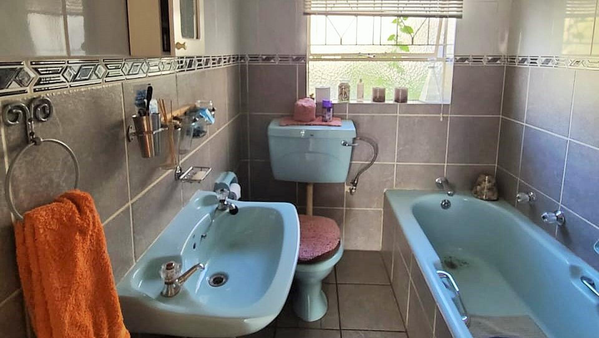 Bed Room 3 of property in Emalahleni (Witbank) 