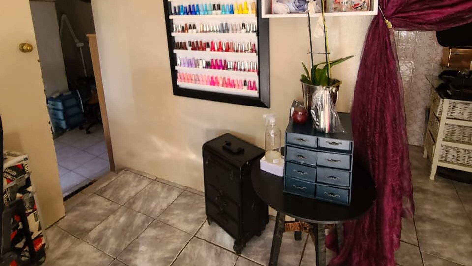 Bed Room 4 of property in Emalahleni (Witbank) 