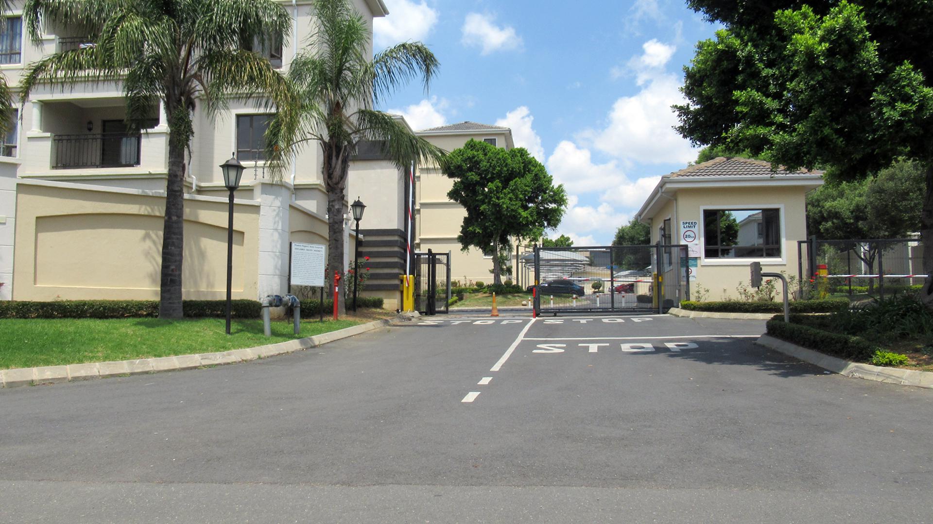 Front View of property in Noordwyk