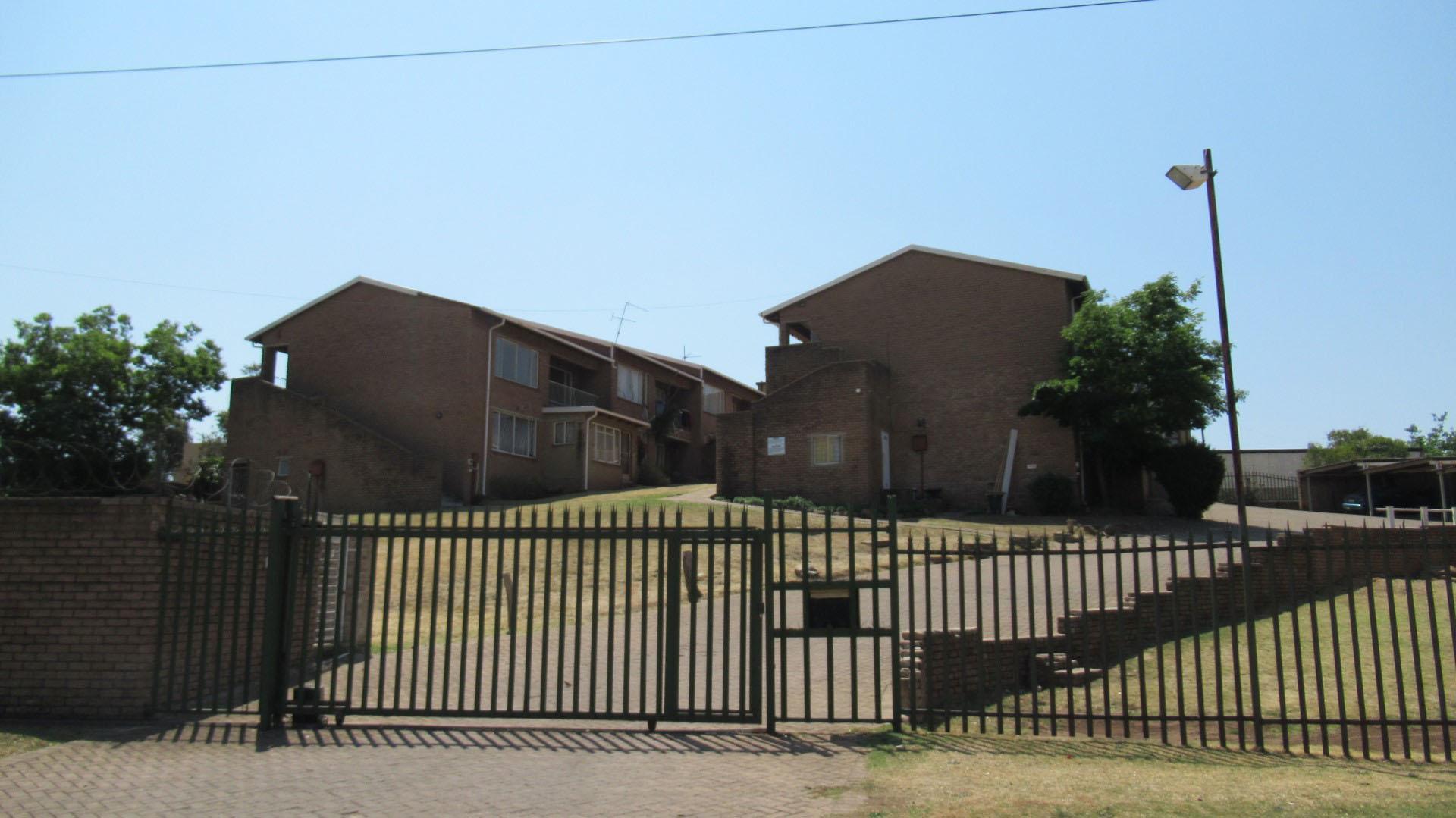 Front View of property in Krugersdorp