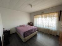 Bed Room 2 - 16 square meters of property in Krugersdorp