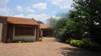 Front View of property in Glen Marais