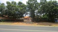 Front View of property in Glen Marais