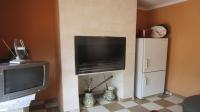 Lounges - 29 square meters of property in Glen Marais