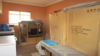 Lounges - 29 square meters of property in Glen Marais