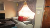 Lounges - 29 square meters of property in Glenmarais (Glen Marais)