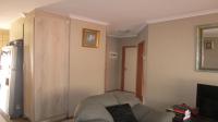 Lounges - 29 square meters of property in Glenmarais (Glen Marais)