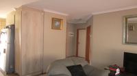 Lounges - 29 square meters of property in Glen Marais