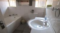 Bathroom 1 - 8 square meters of property in Glen Marais