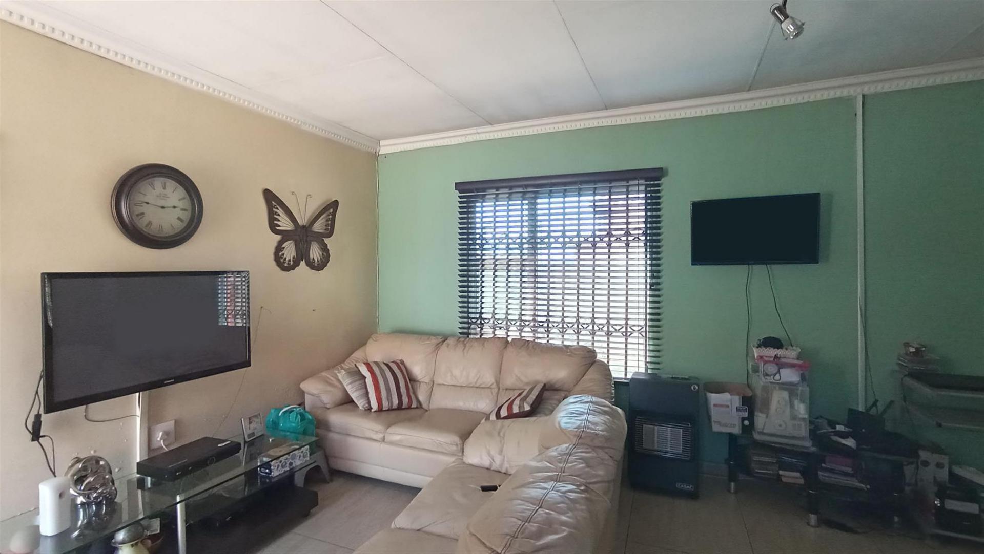 Flatlet of property in Kookrus