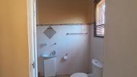 Bathroom 2 - 6 square meters of property in Kookrus