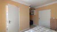 Bed Room 3 - 14 square meters of property in Kookrus