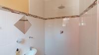 Bathroom 3+ - 9 square meters of property in Kookrus