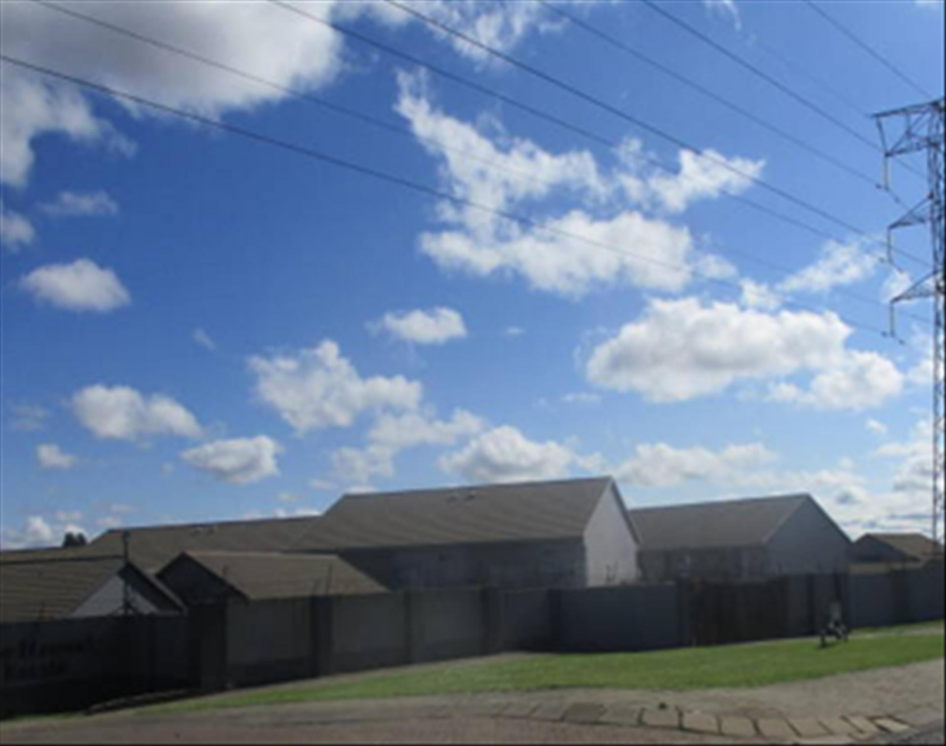Front View of property in Die Heuwel