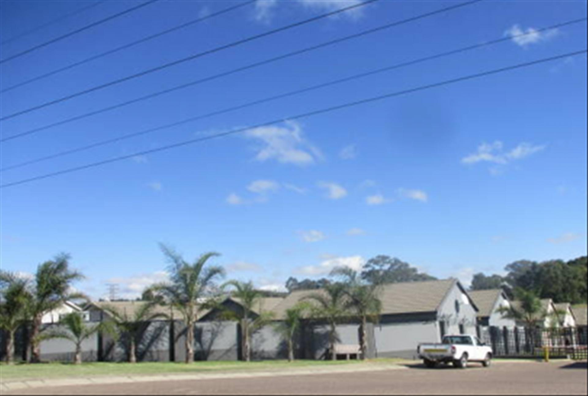 Front View of property in Die Heuwel