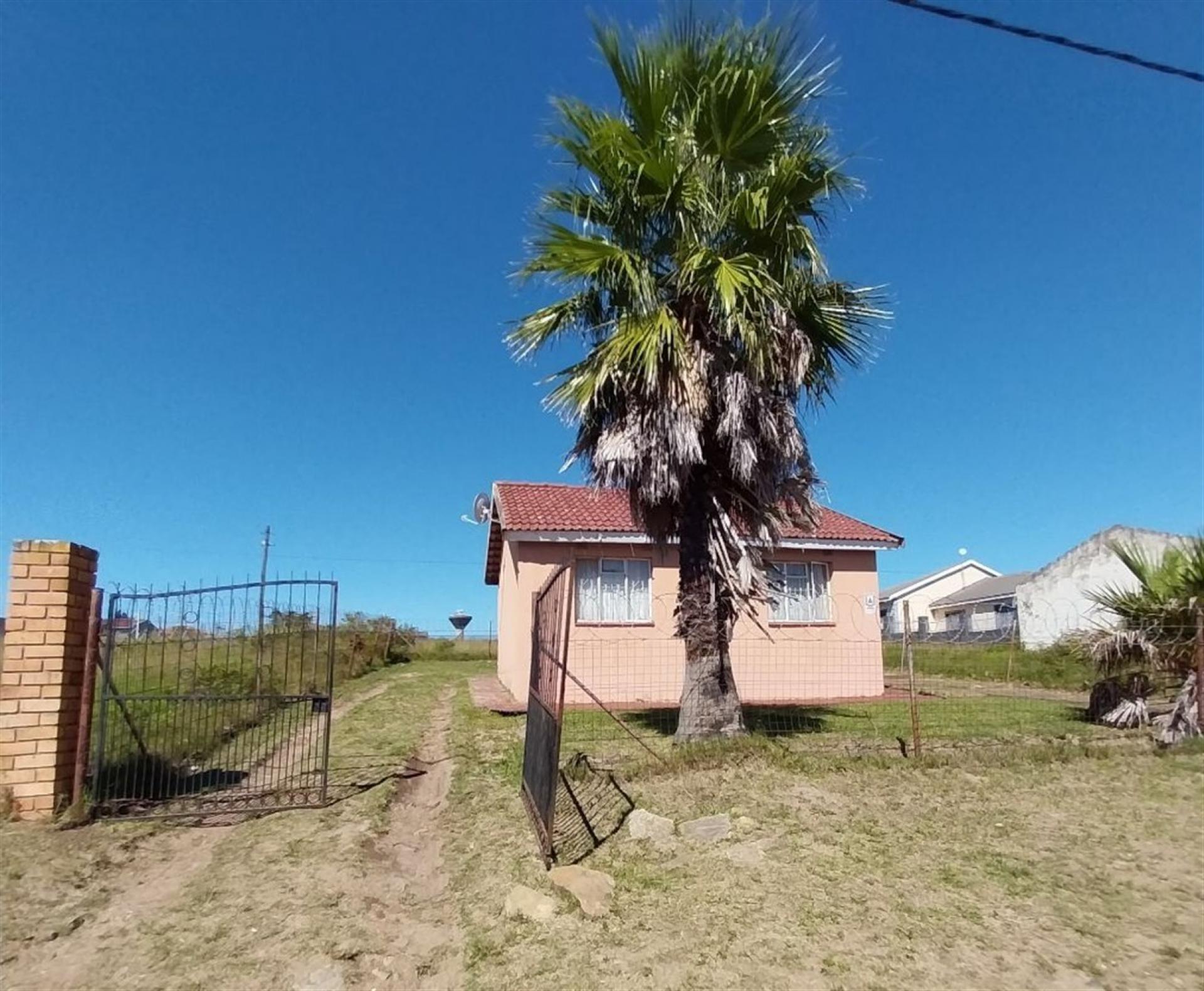 Front View of property in Phakamisa