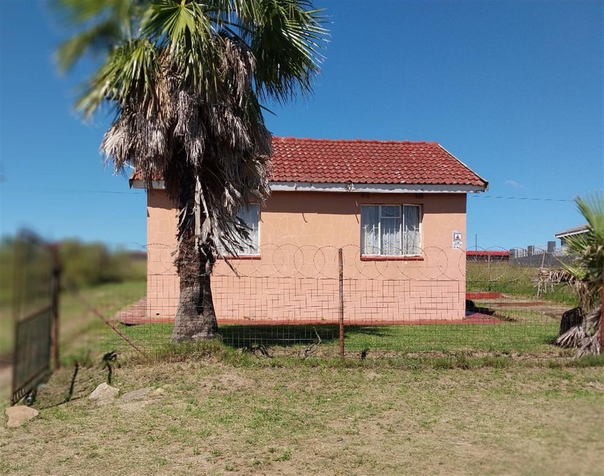 Front View of property in Phakamisa