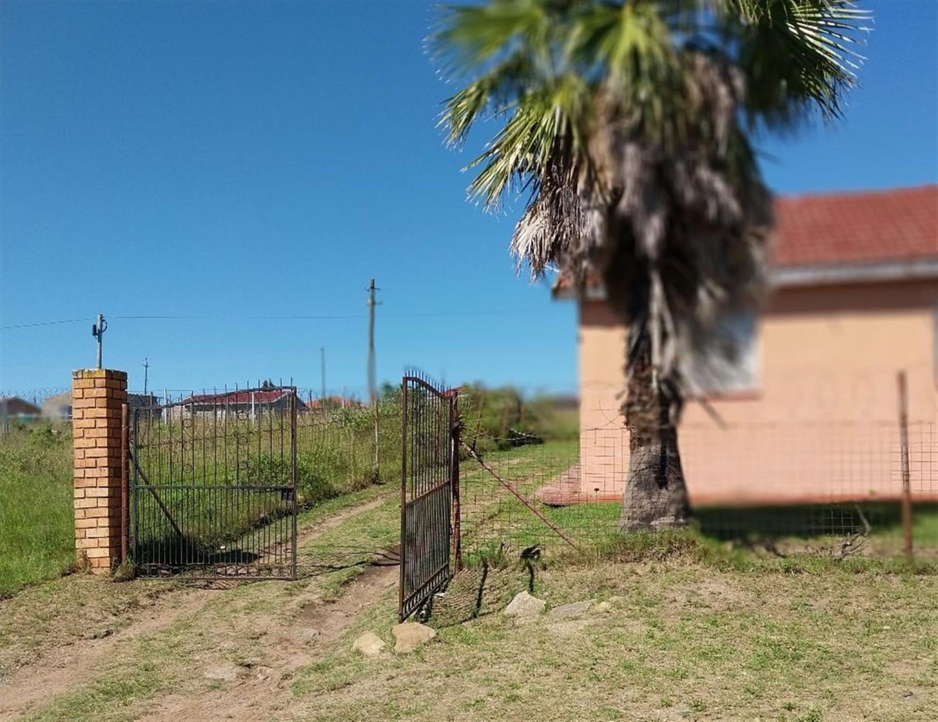 Front View of property in Phakamisa