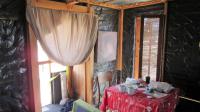 Lounges - 10 square meters of property in Kalbaskraal
