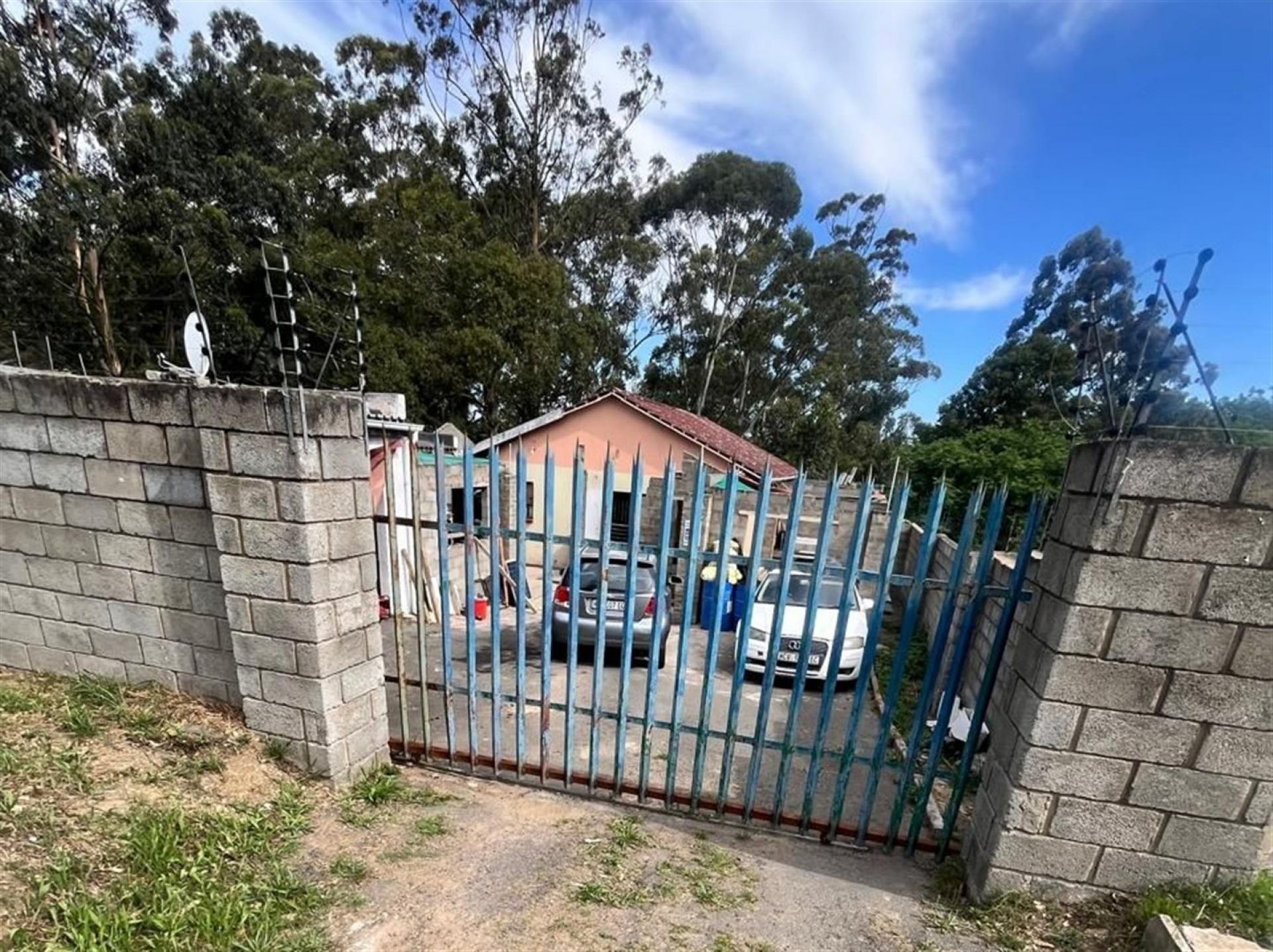 Front View of property in Stoneydrift