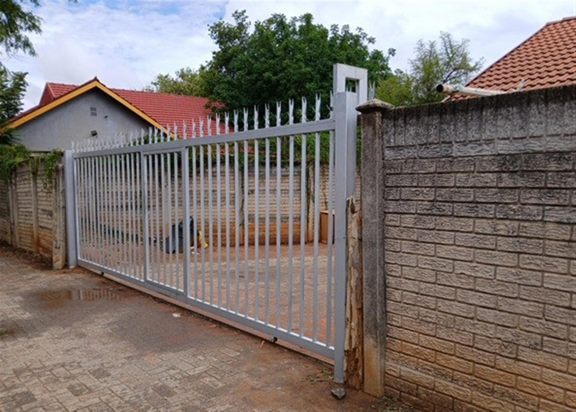 Front View of property in Rustenburg